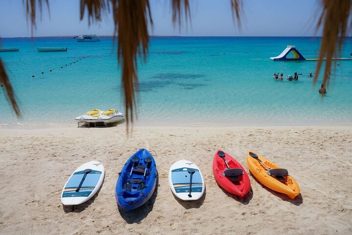 Paradise Island Hurghada – Snorkeling Cruise with Lunch & Beach Time